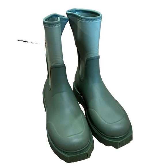 Revolve OFF-WHITE For Rainy Days Zip-tie Rubber Rain Boots in Green - Picture 6 of 12